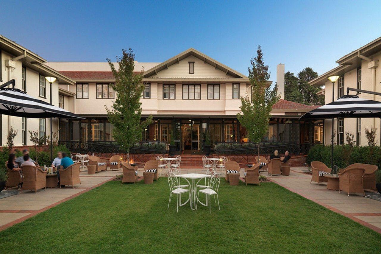 Hotel Kurrajong Canberra Exterior photo